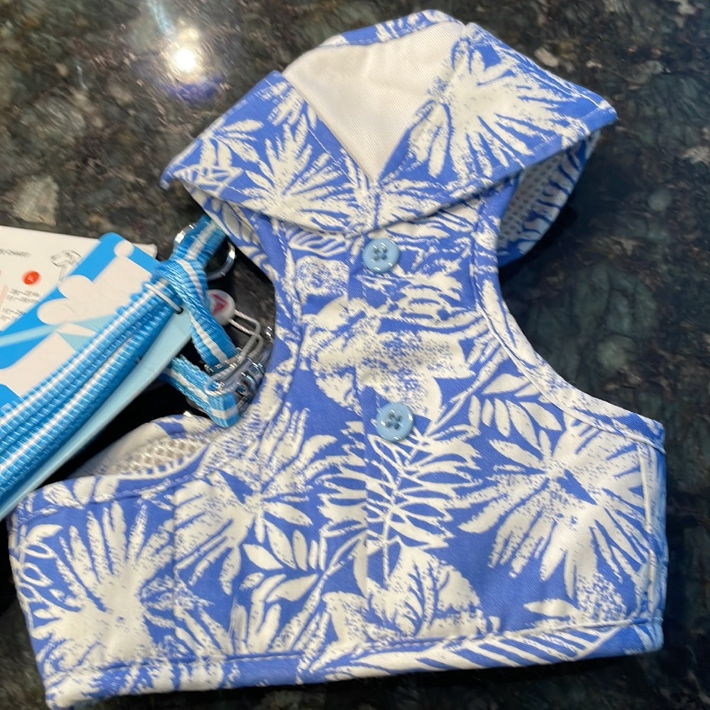 Dogo easily go Hawaiian harness. Size Large with matching leash. - Picture 2 of 8